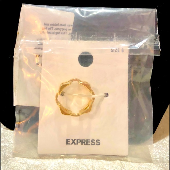 💍 EXPRESS gold Chain Link Ring size 6 NWT 🛍 - Picture 5 of 6